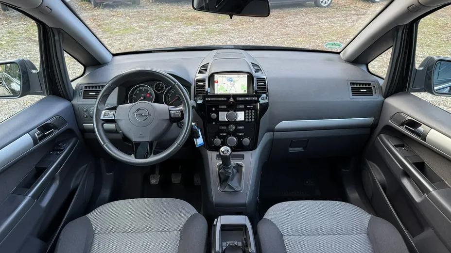OPEL Zafira -
