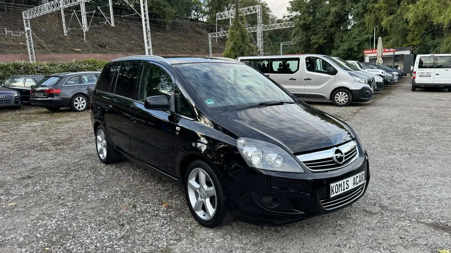 OPEL Zafira -