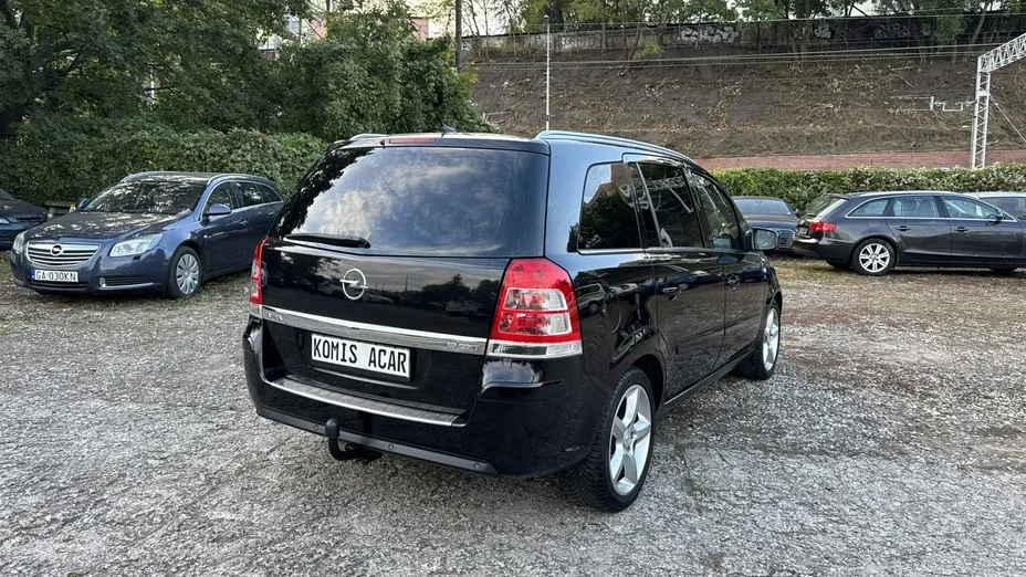 OPEL Zafira -