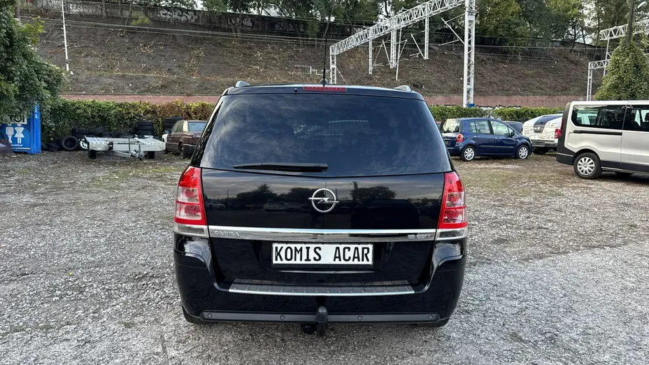 OPEL Zafira -