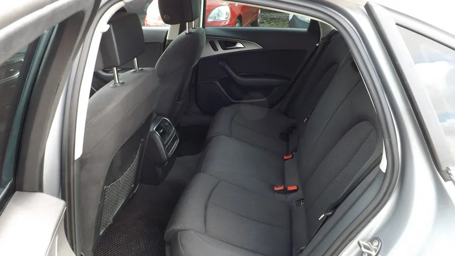 AUDI A6 -