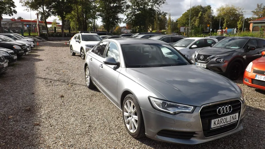 AUDI A6 -