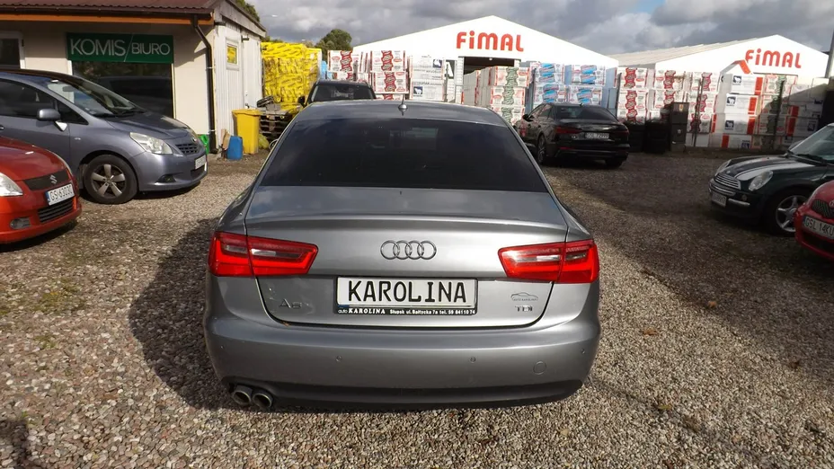 AUDI A6 -