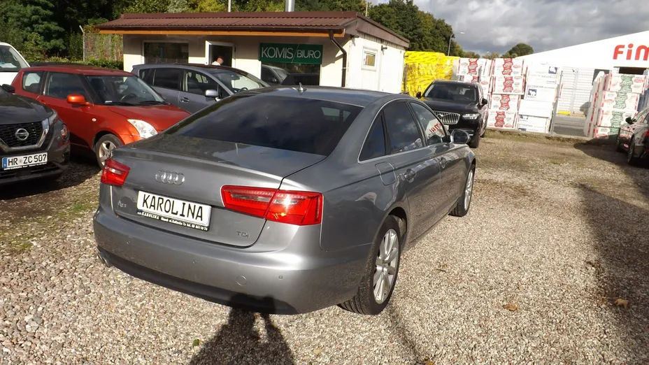 AUDI A6 -