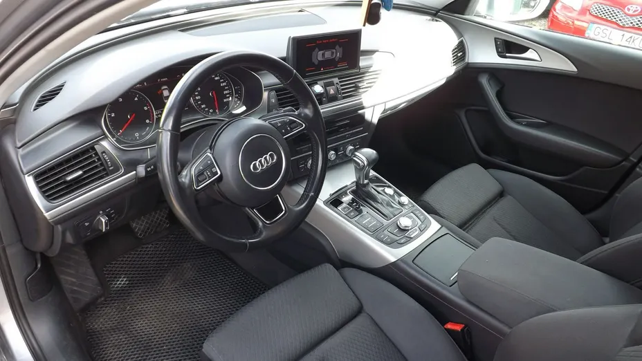 AUDI A6 -