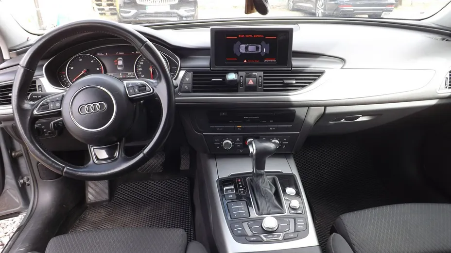 AUDI A6 -