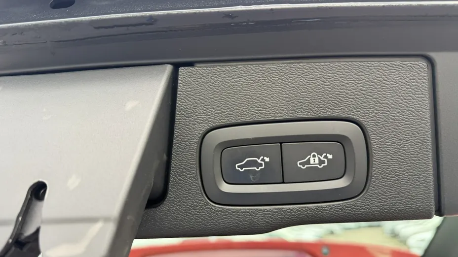 VOLVO XC60 -