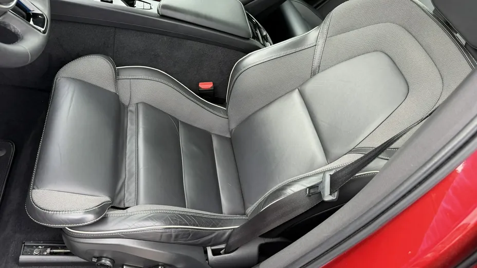 VOLVO XC60 -