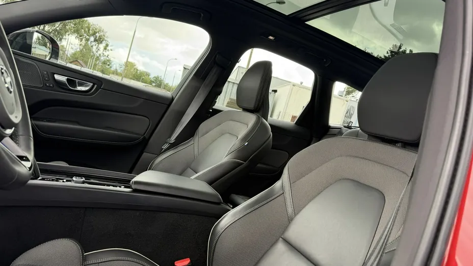 VOLVO XC60 -