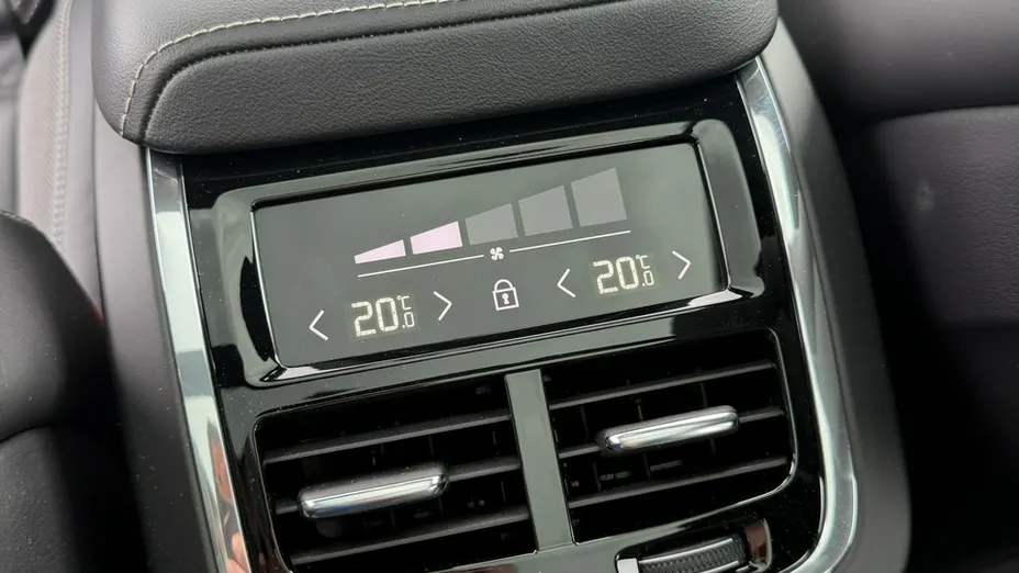 VOLVO XC60 -
