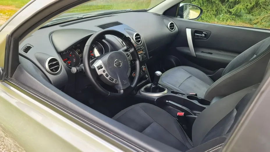 NISSAN Qashqai -