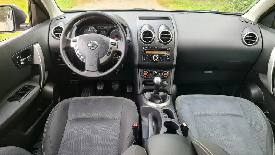 NISSAN Qashqai -