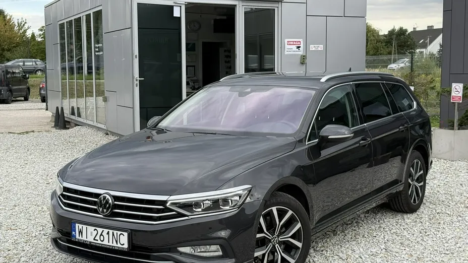 VOLKSWAGEN Passat -