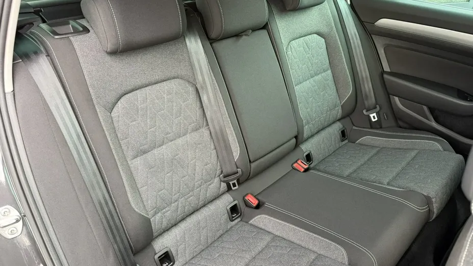 VOLKSWAGEN Passat -