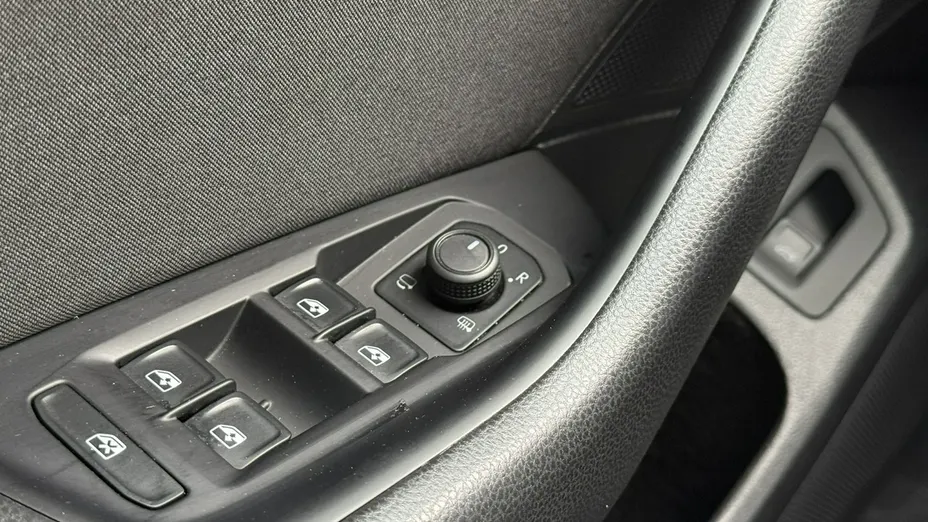 VOLKSWAGEN Passat -