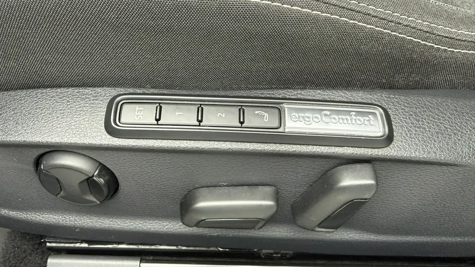VOLKSWAGEN Passat -