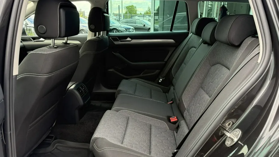 VOLKSWAGEN Passat -