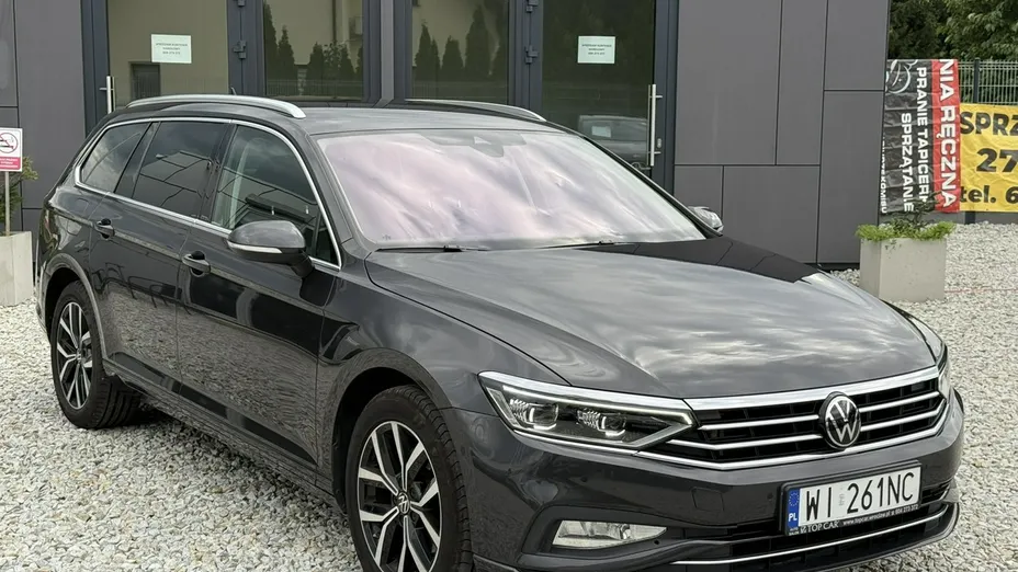 VOLKSWAGEN Passat -