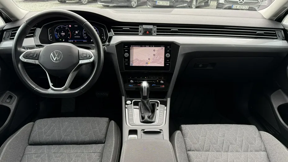 VOLKSWAGEN Passat -
