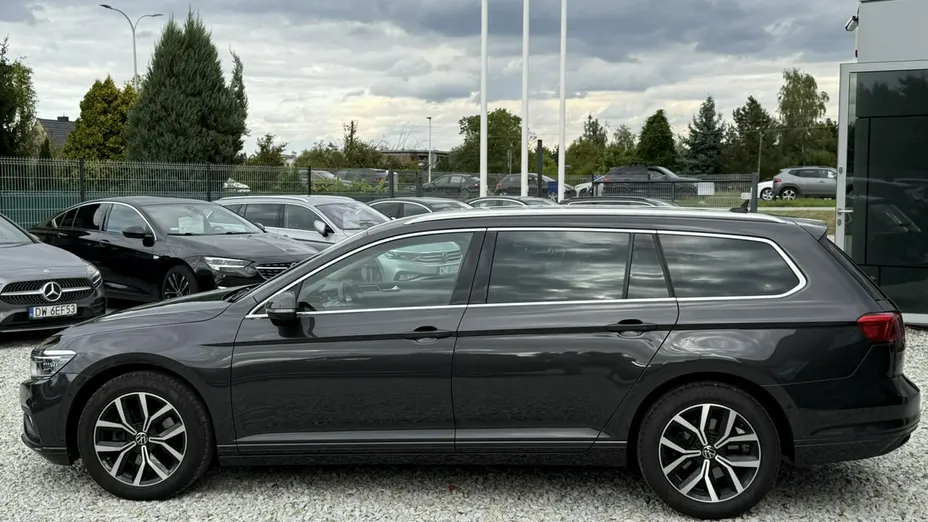 VOLKSWAGEN Passat -