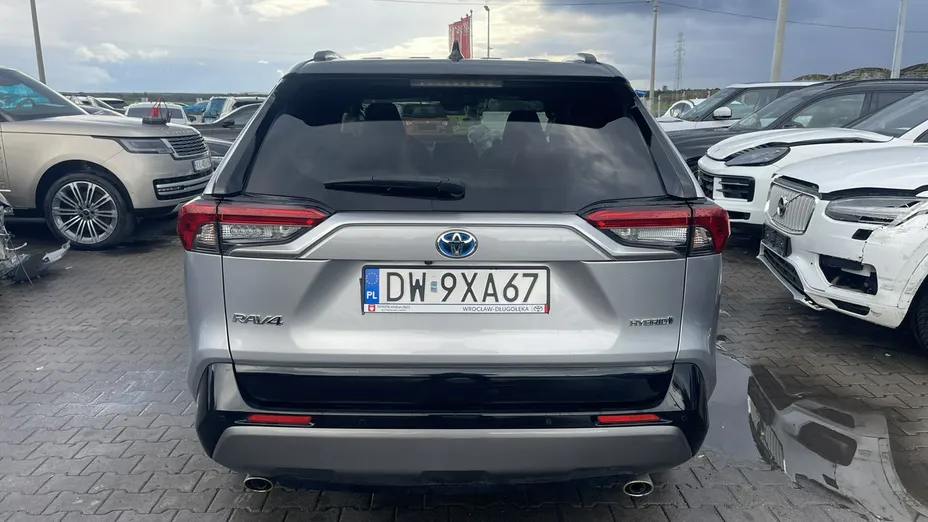TOYOTA RAV4 -