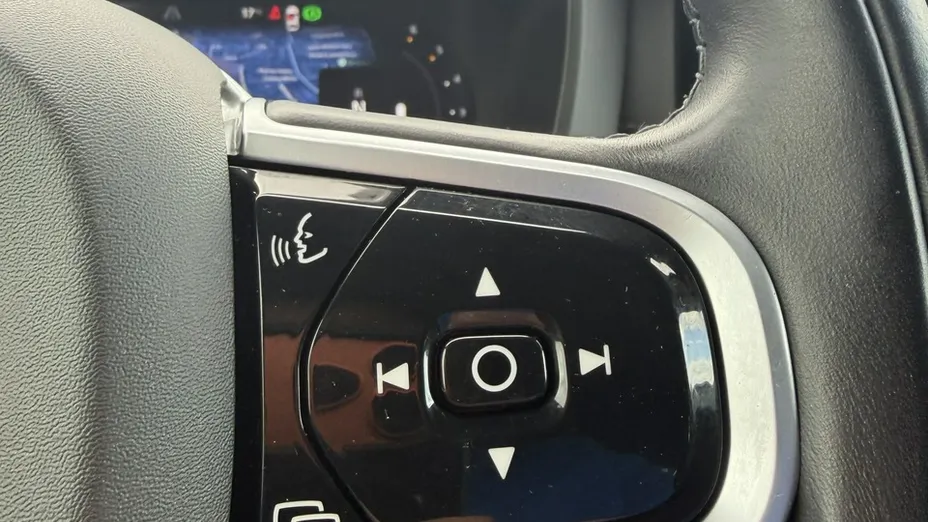 VOLVO XC60 -