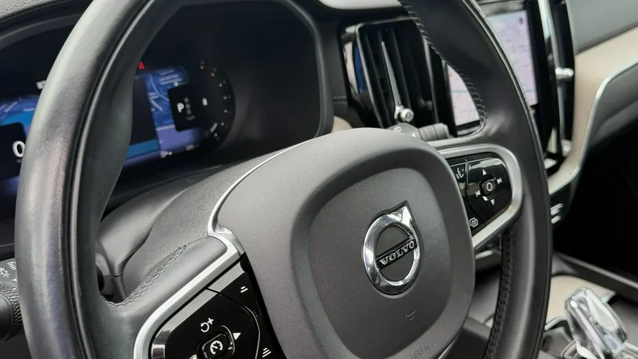 VOLVO XC60 -