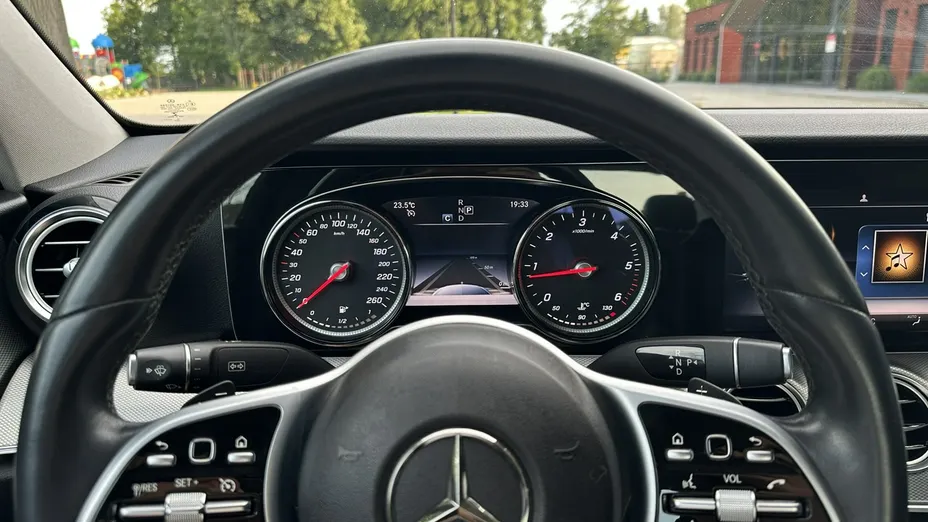 MERCEDES-BENZ E Klasa -