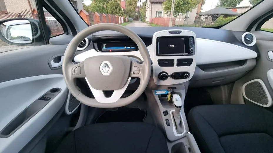 RENAULT ZOE -