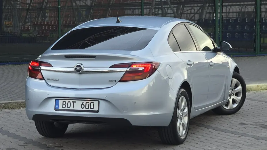OPEL Insignia -