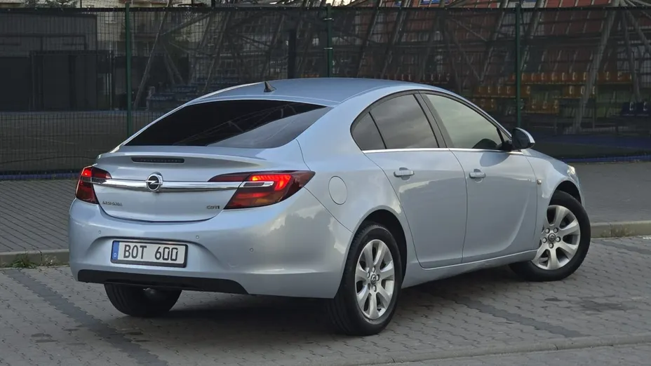 OPEL Insignia -