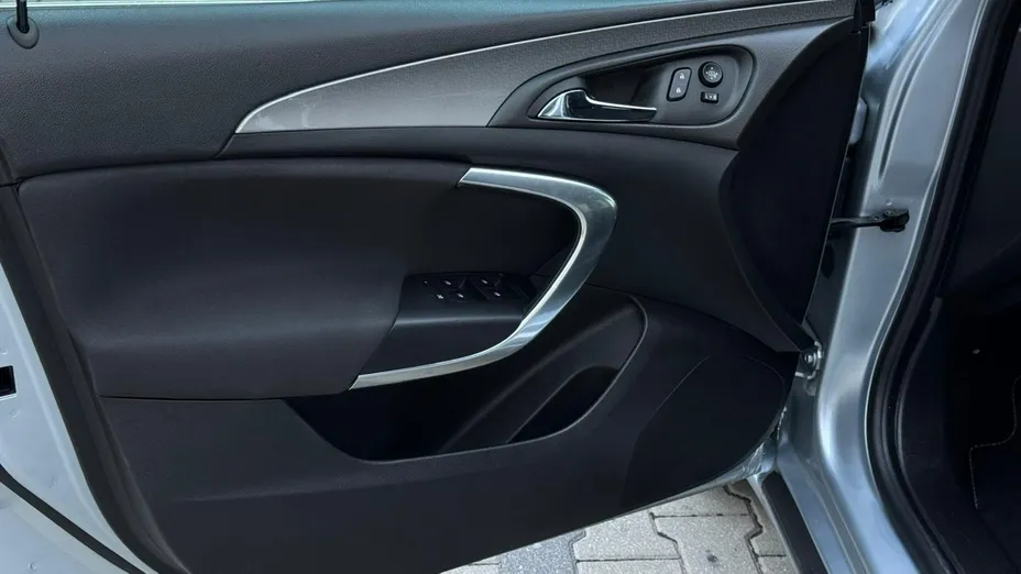 OPEL Insignia -