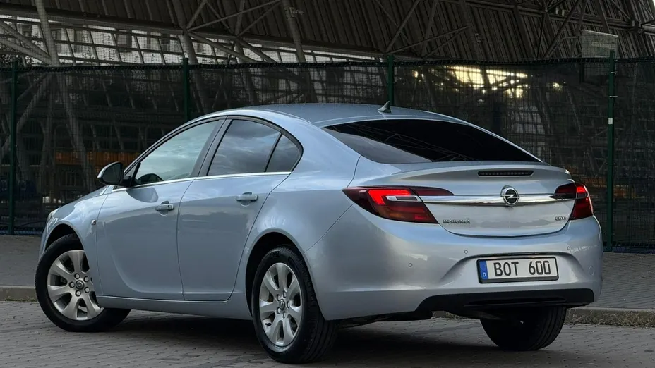 OPEL Insignia -
