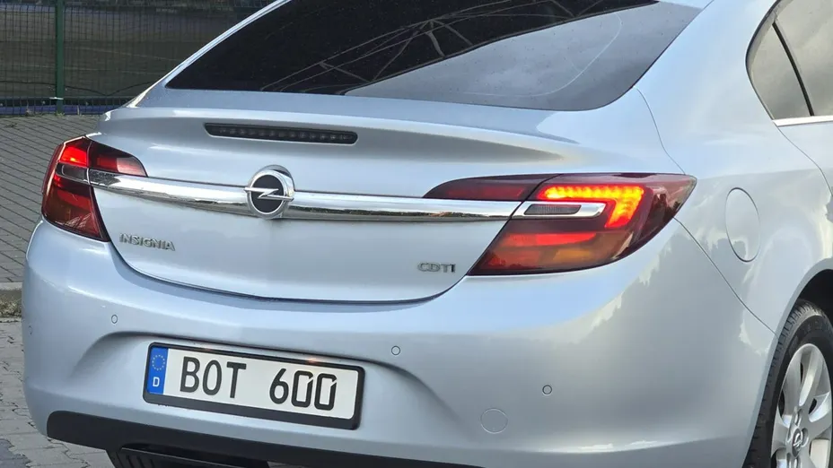 OPEL Insignia -