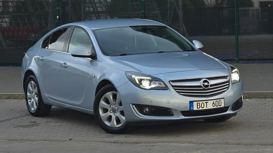 OPEL Insignia -