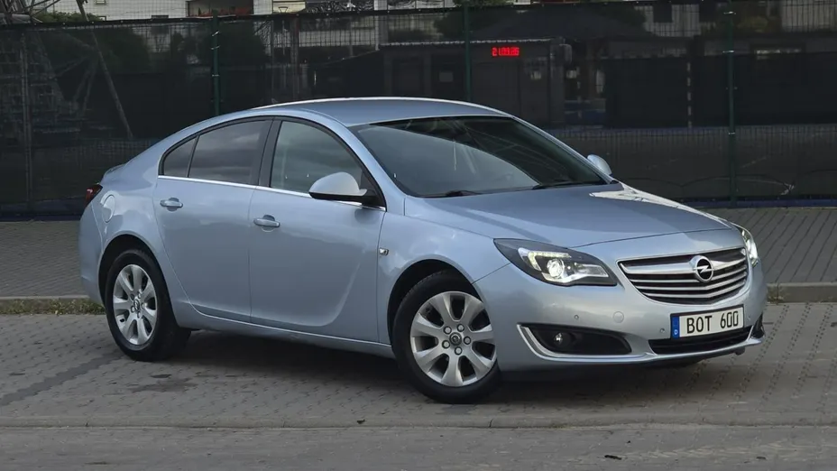OPEL Insignia -