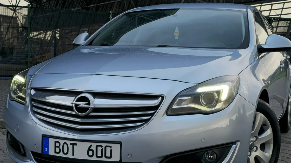 OPEL Insignia -