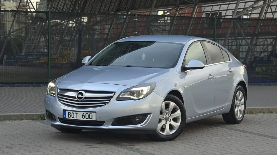 OPEL Insignia -
