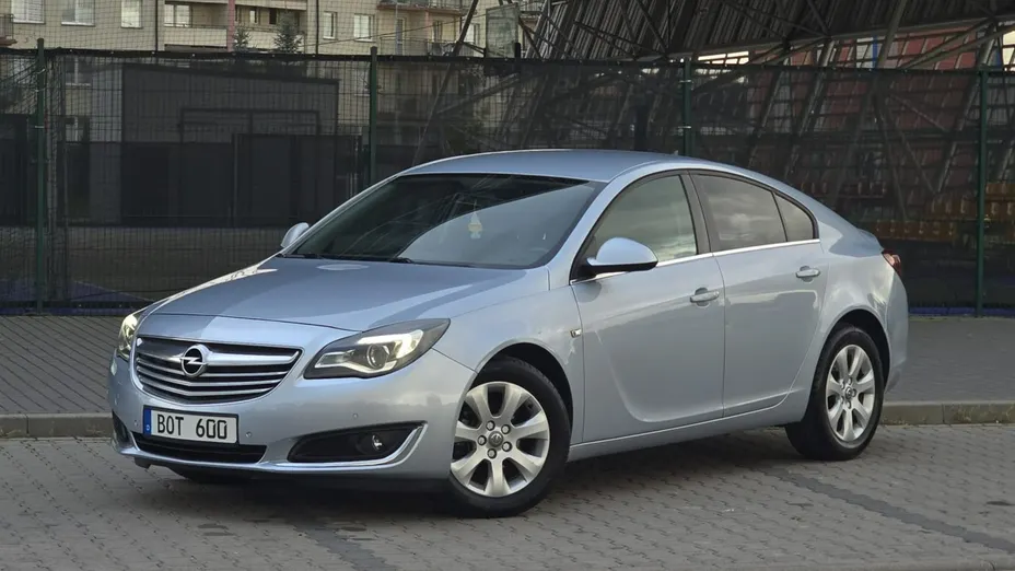 OPEL Insignia -