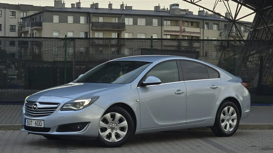 OPEL Insignia -