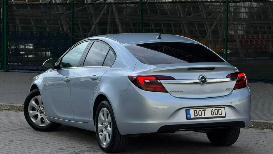 OPEL Insignia -