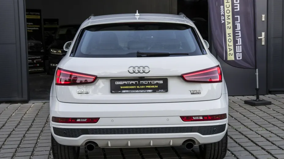AUDI Q3 -