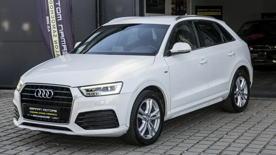 AUDI Q3 -