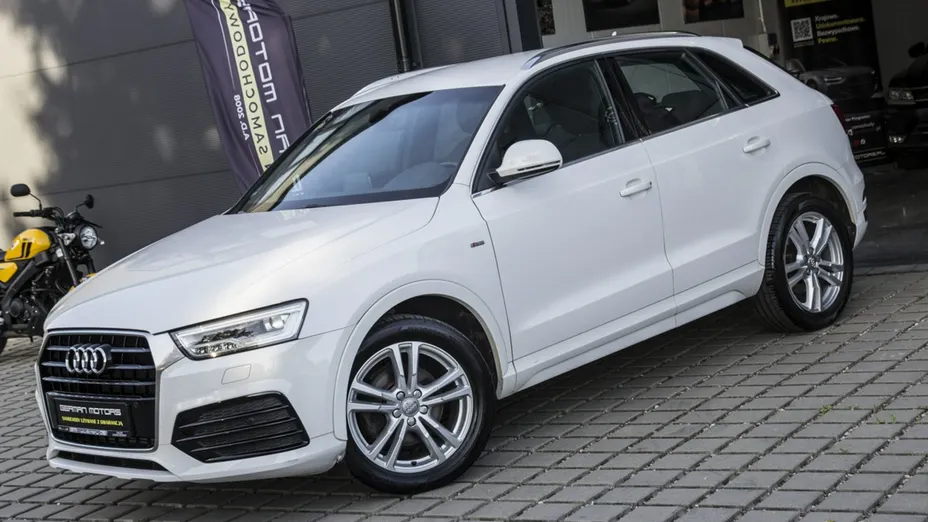 AUDI Q3 -