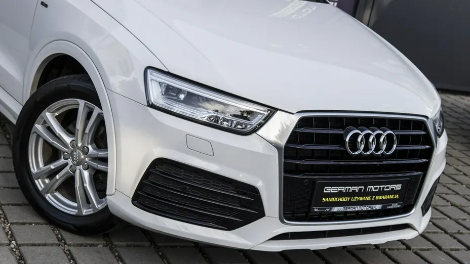 AUDI Q3 -