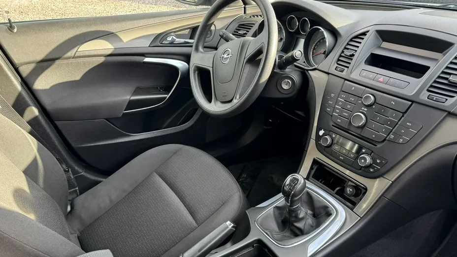 OPEL Insignia -