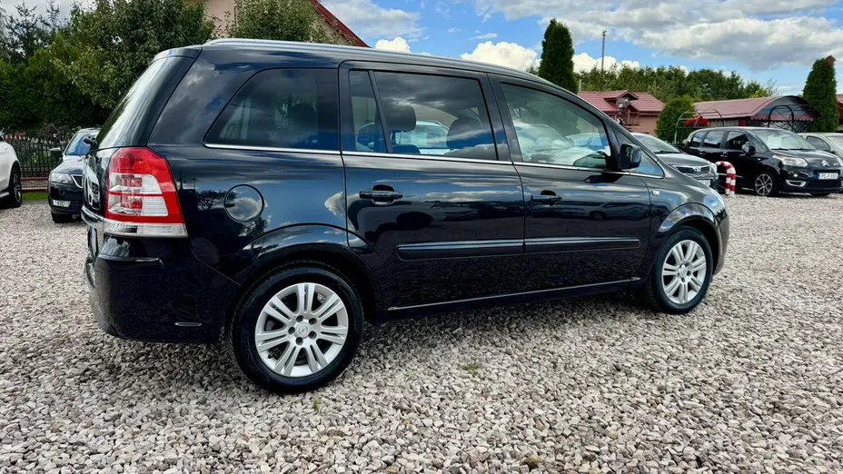 OPEL Zafira -