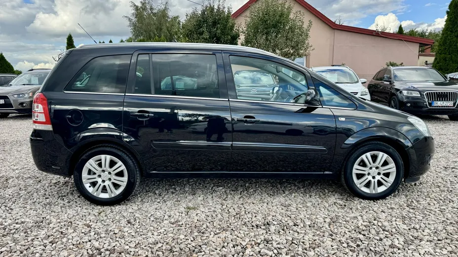 OPEL Zafira -