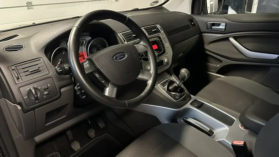 FORD Kuga -