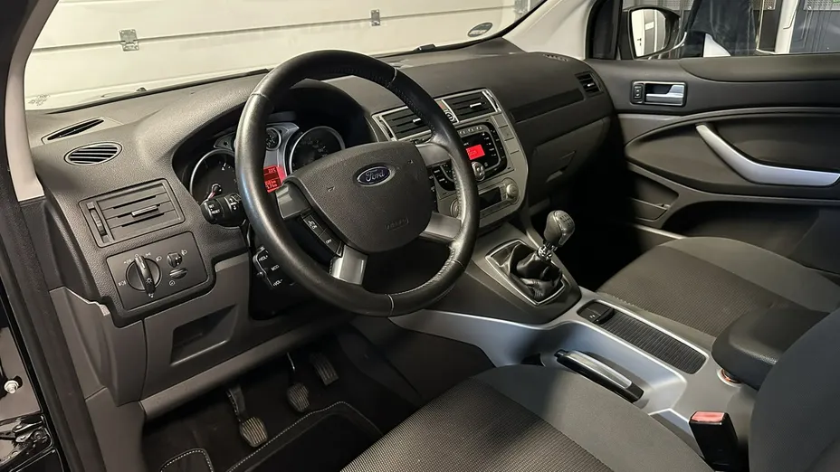 FORD Kuga -